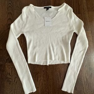 NWT Forever 21 White top with raw neck hem size small